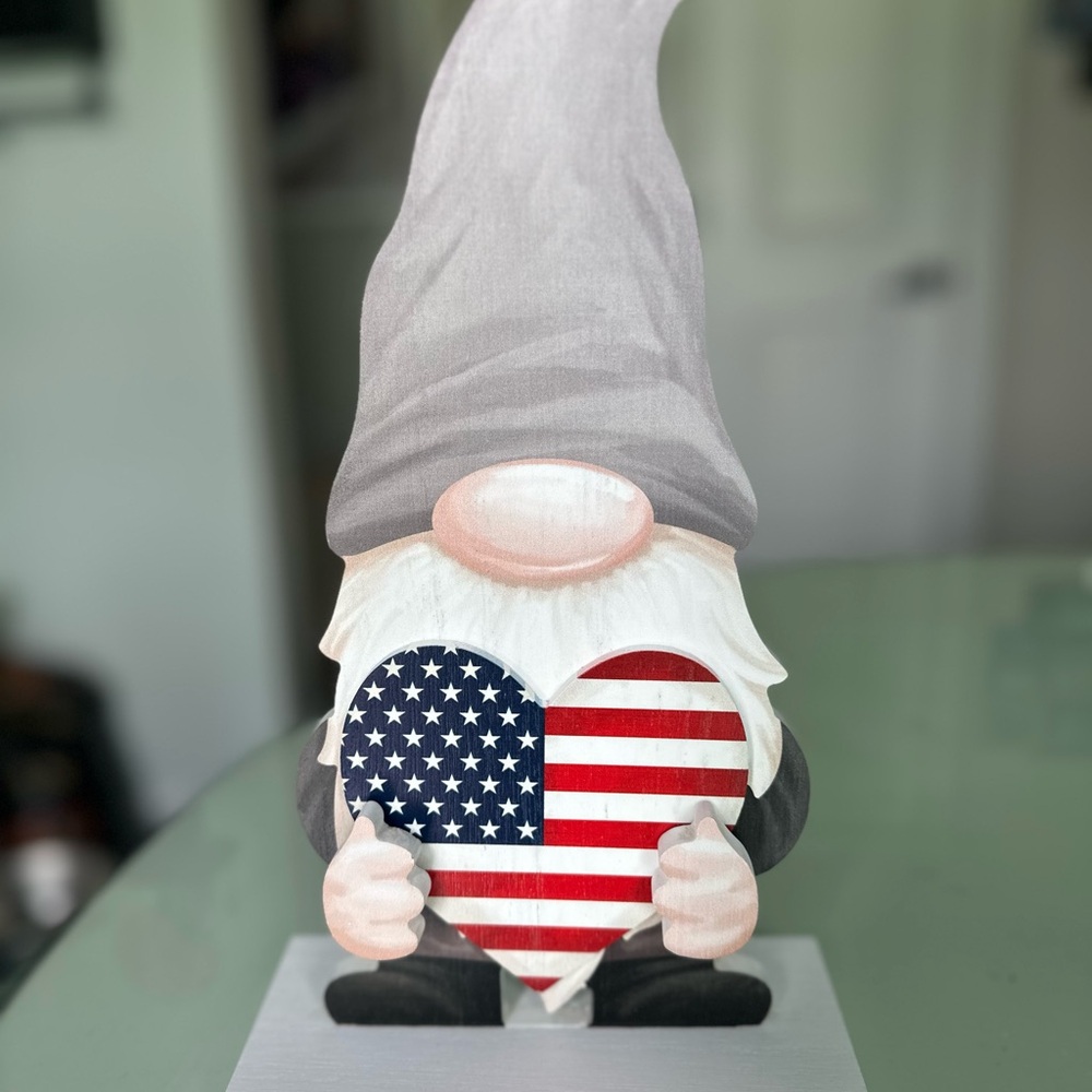 Gnome Changeable Wood Sign for Holidays